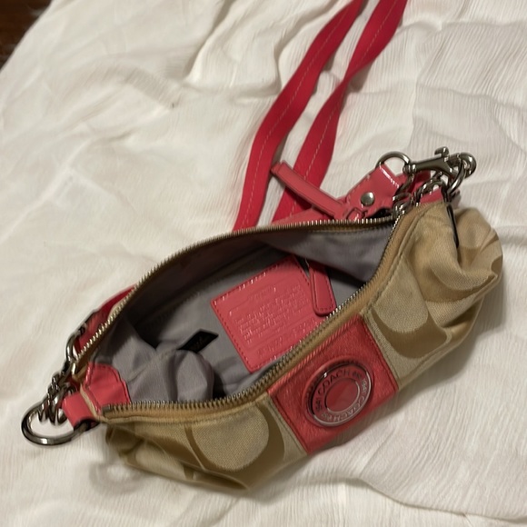 Light pink and brown medium coach handbag - Picture 3 of 6